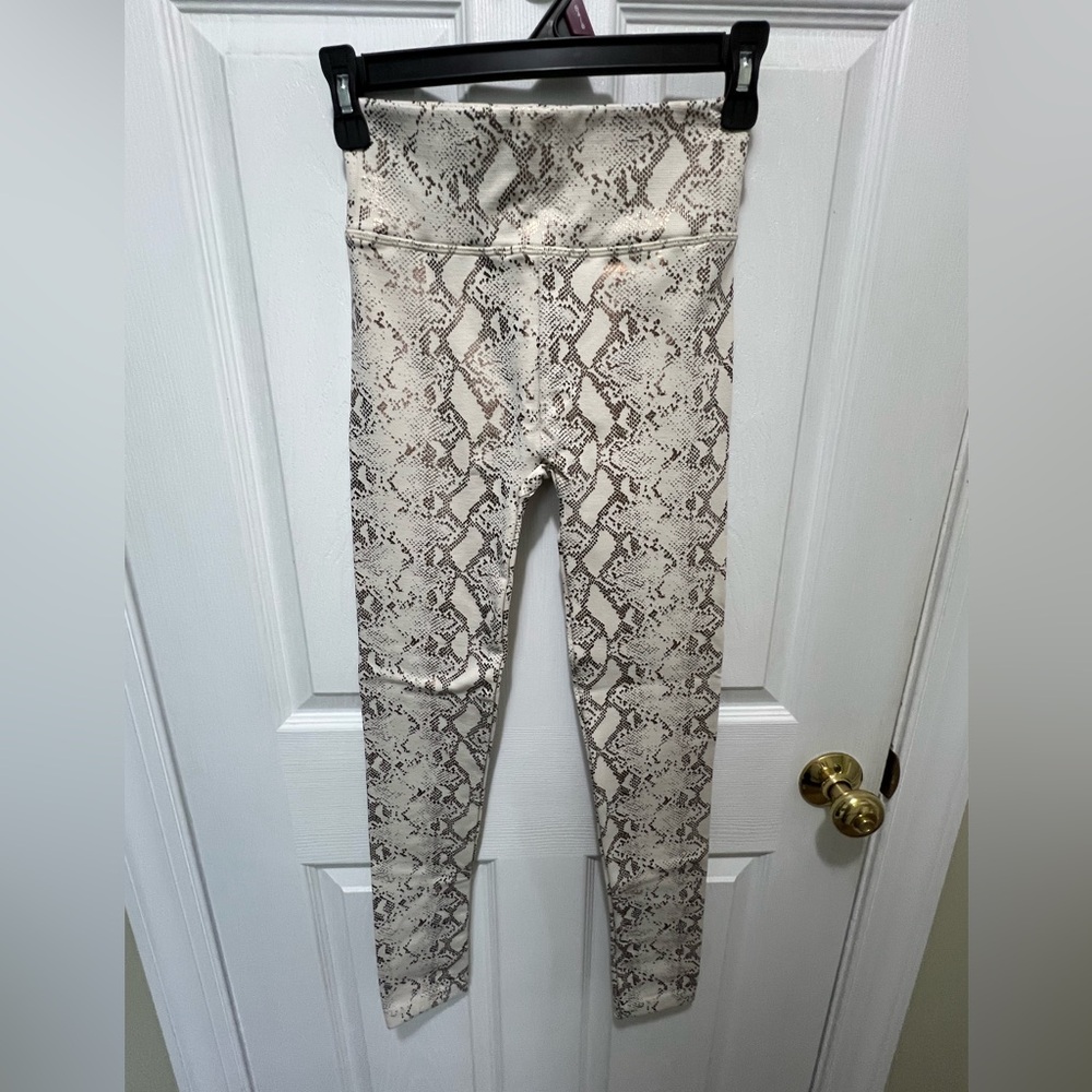 Zenana Outfitters Cream and Bronze Patterned Leggings
